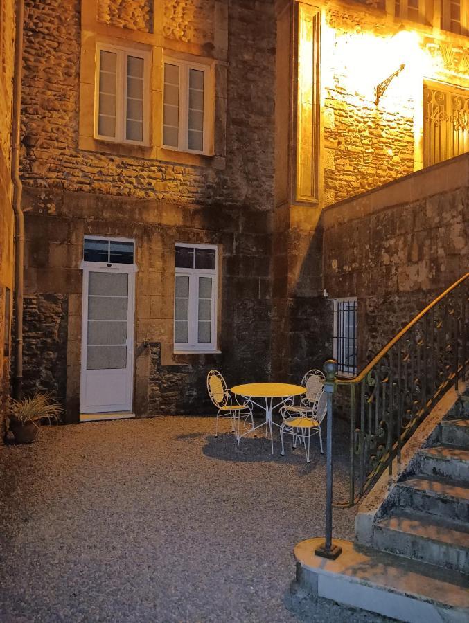 Chatescos - Estudio En Chateau Esterno foto